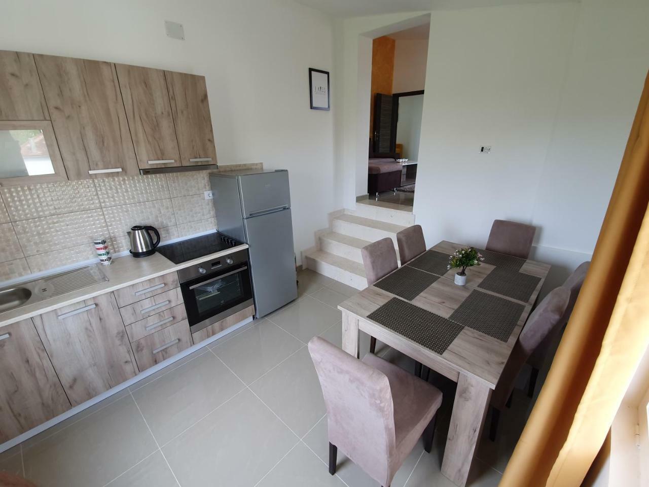 Apartments Melbourne Ulcinj Exterior photo
