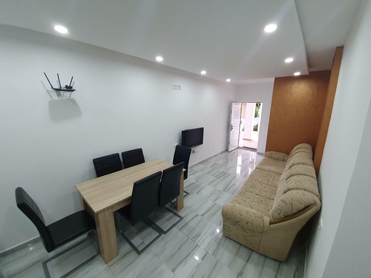 Apartments Melbourne Ulcinj Exterior photo